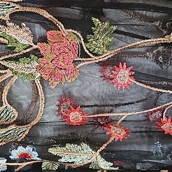 Tolani Collection caftan in size medium. Embroidered Sheer Floral Poncho Top. - Picture 3 of 6